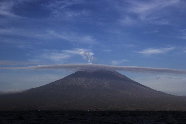 巴厘岛火山最新动态，影响及应对策略